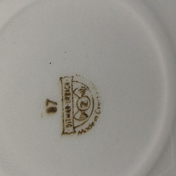 Gold trim flower plate - Picture 6 of 6